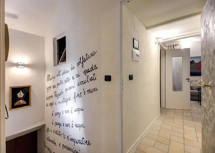 Vico Street Apartment Neapel
