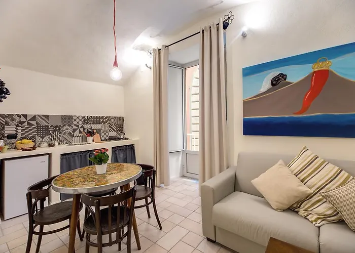Vico Street Apartment *