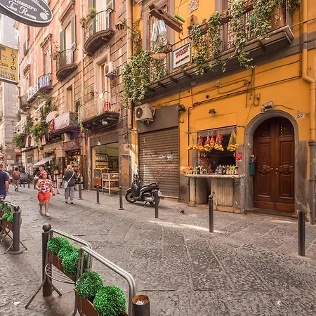 Vico Street Apartment *