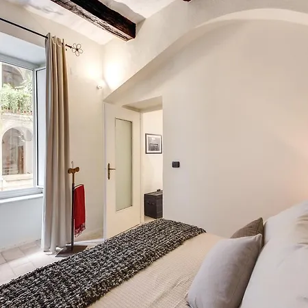 Apartment Vico Street